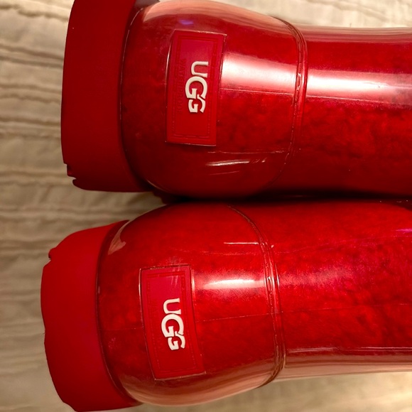 NEW red Ugg boot - Picture 3 of 5